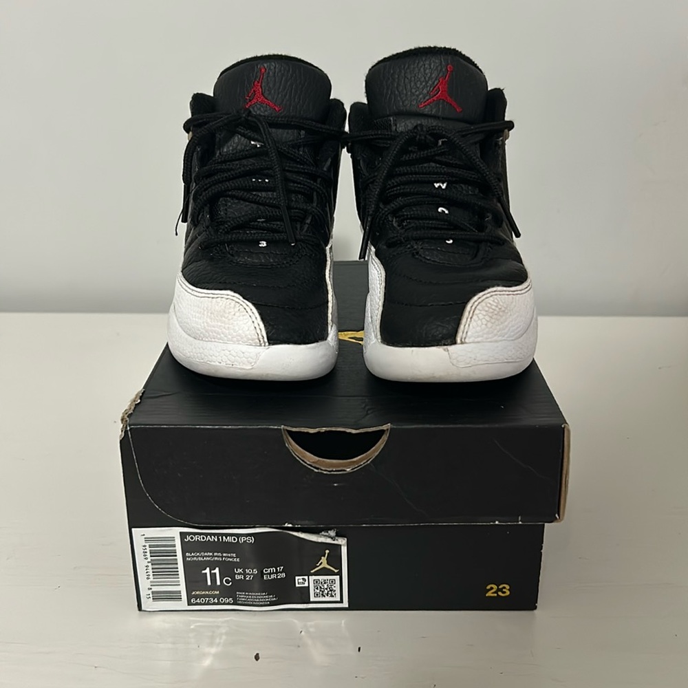 Jordan 11 black/white size 11c